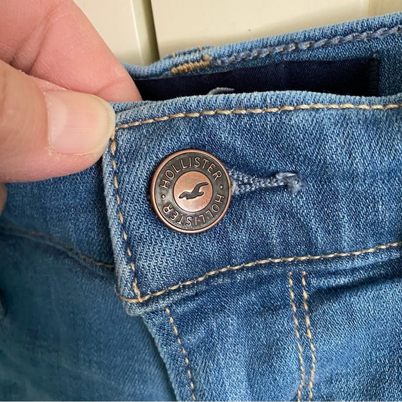 Hollister High-Rise Short 3” Advanced Stretch Size 1 Waist 25” Blue Distressed - Picture 5 of 9